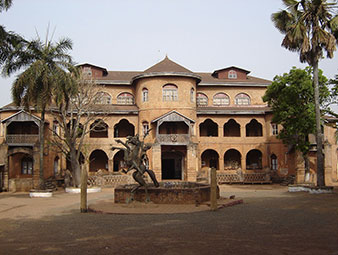 Patrimoine et cascades du Haut Nkam